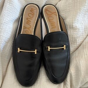 Sam Edelman loafer flats size 6
Black leather and gold